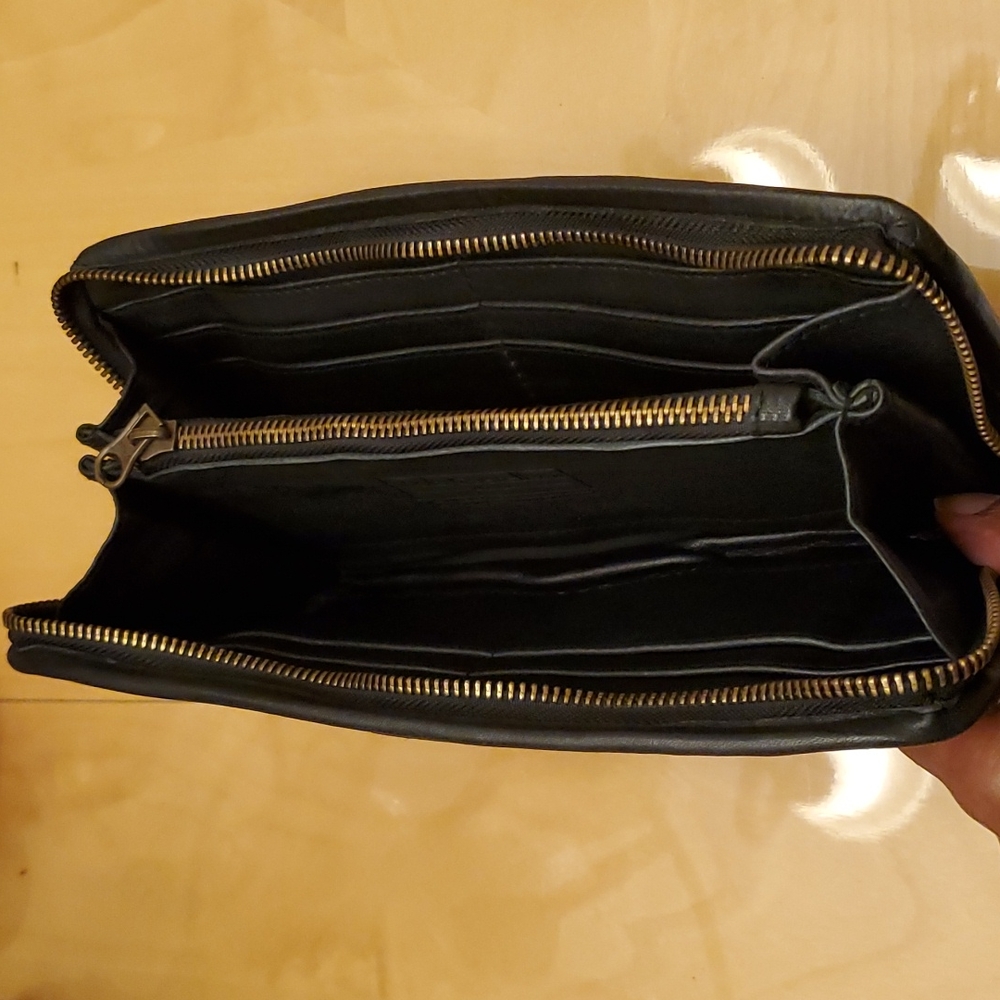 COPY - Viola Castellani Wristlet - Picture 2 of 2